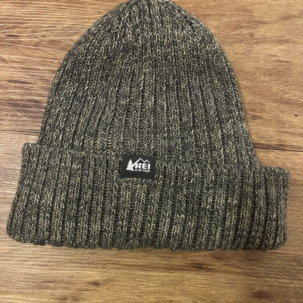REI Super Warm Cuffed Beanie